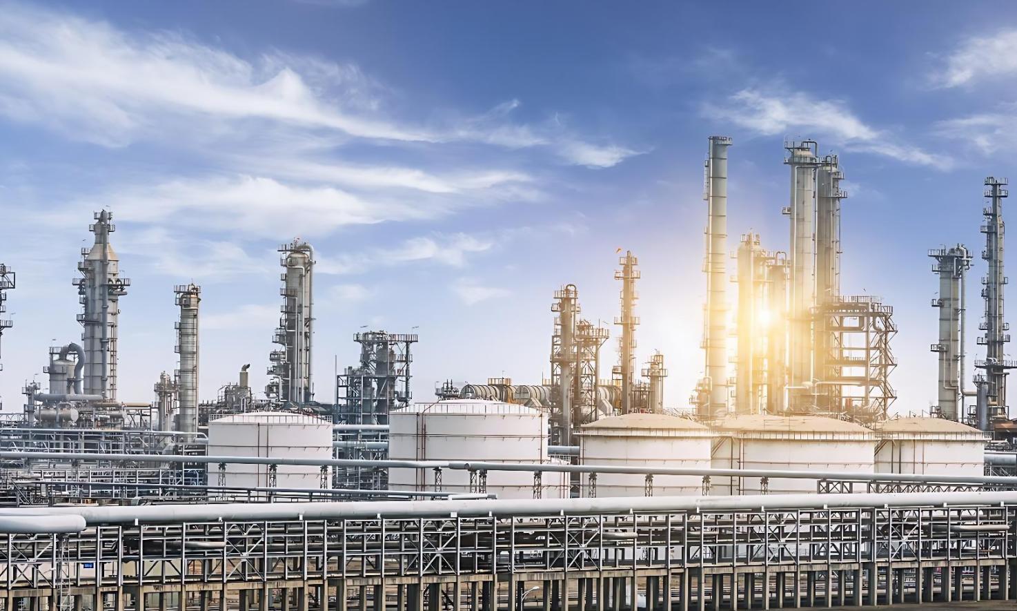 Gasanlage in einer Industrielandschaft